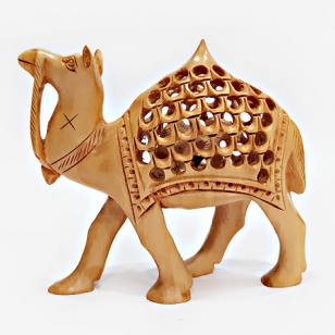 Wooden Undercut Camel (10cm Height)